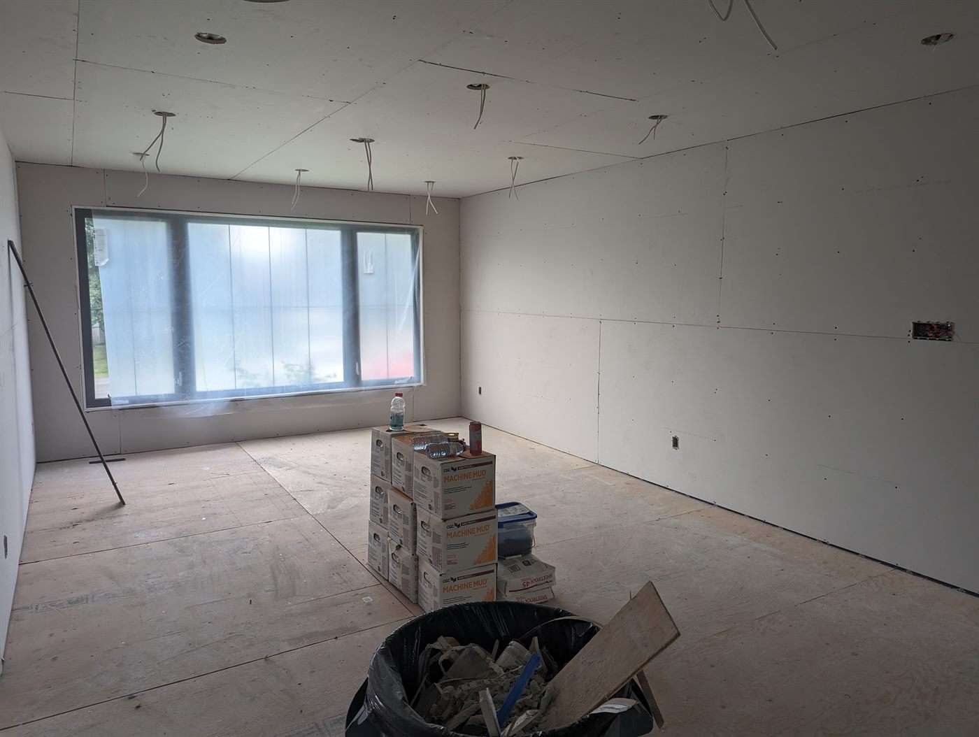 Drywall taping and mudding work